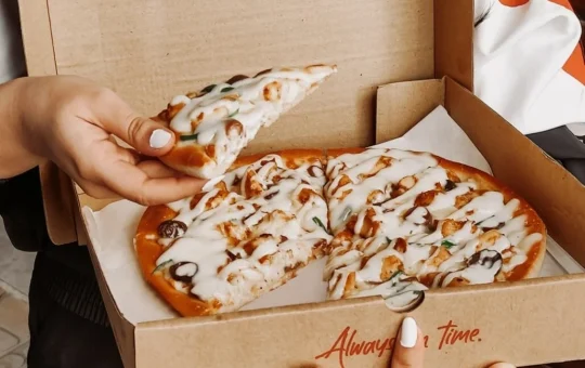 big-pizza-image1-taqyeem.jpg