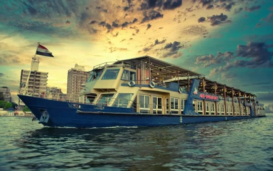 opal-boat-image1-taqyeem.jpg
